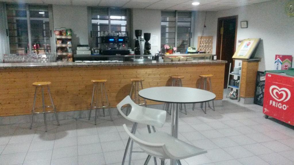Albergue Ciudad De Caces מראה חיצוני תמונה